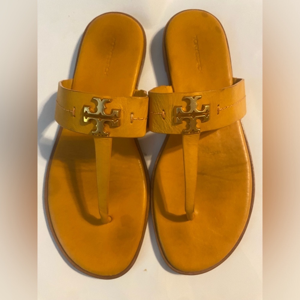 Tory Burch Mini Everly  Leather thong Sandals citrine size 8.5
